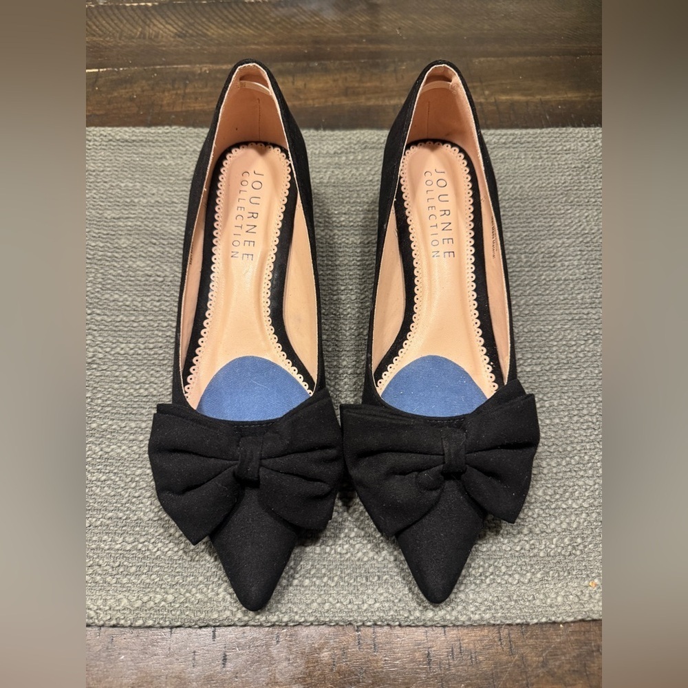 Journee Collection Black Pointed Bow Flats